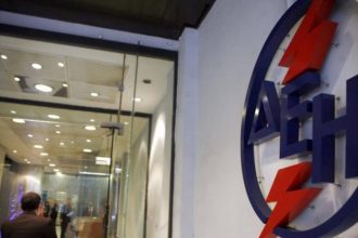 Παρίστανε τον τεχνικό της ΔΕΗ και έκλεψε από 66χρονη πάνω από 90.000 ευρώ