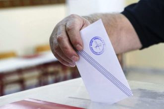 Metron Analysis: Στις 11,7 μονάδες το προβάδισμα ΝΔ, πτώση για Ανδρουλάκη, στο 7,1% η Λατινοπούλου (ΒΙΝΤΕΟ)