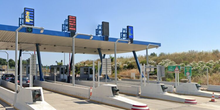 Απίστευτο: Ξέχασε τη σύζυγό του στην Ιόνια Οδό και ζήτησε βοήθεια στα διόδια