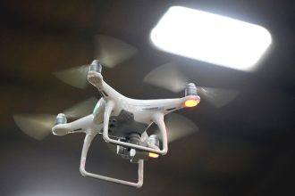 Μεγάλη Βρετανία: Οι παράνομες παραδόσεις με drone στις φυλακές θέτουν σε κίνδυνο την εθνική ασφάλεια