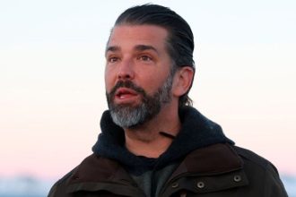 Ο Ντον Τζούνιορ, γιος του Τραμπ, εντάχθηκε σε εταιρεία διαδικτυακών στοιχημάτων