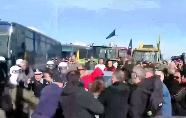 Τραυματίστηκε αστυνομικός στα επεισόδια με τους αγρότες στον Ε-65 - Ταυτοποιήθηκαν οι δράστες