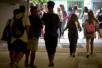 Μητέρα μαθήτριας γρονθοκόπησε καθηγητή μέσα στο σχολείο