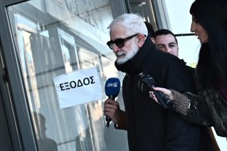 Ένταση στη δίκη Φιλιππίδη: Έφυγε από την αίθουσα ο γνωστός ηθοποιός - “Πέντε χρόνια δεν έχει ακουστεί η φωνή μου”