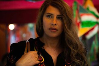 Κάρλα Σοφία Γκασκόν: Το φως πάντα νικάει το σκοτάδι, είπε η τρανς ηθοποιός, παραλαμβάνοντας τη Χρυσή Σφαίρα για την ταινία «Emilia Perez»