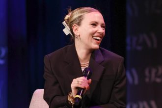 Scarlett Johansson: Ξεκίνησε να δίνει συμβουλές για ραντεβού στην κόρη της