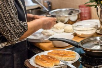 Γλυκά πιροσκί με σοκολάτα
