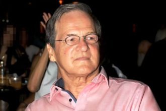 Χρήστος Νικολόπουλος: Κανένας δεν μπορεί να αντικαταστήσει τη φωνή του Στέλιου Καζαντζίδη