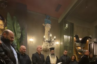 Εμπορική Ανανέωση: Τα μέλη του συνδυασμού έκοψαν την καθιερωμένη Βασιλόπιτα