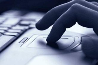 Θύμα απάτης έπεσε γυναίκα στα Τρίκαλα - Χάκαραν τον λογαριασμό φίλου της στο Facebook και της πήραν 3.200 ευρώ