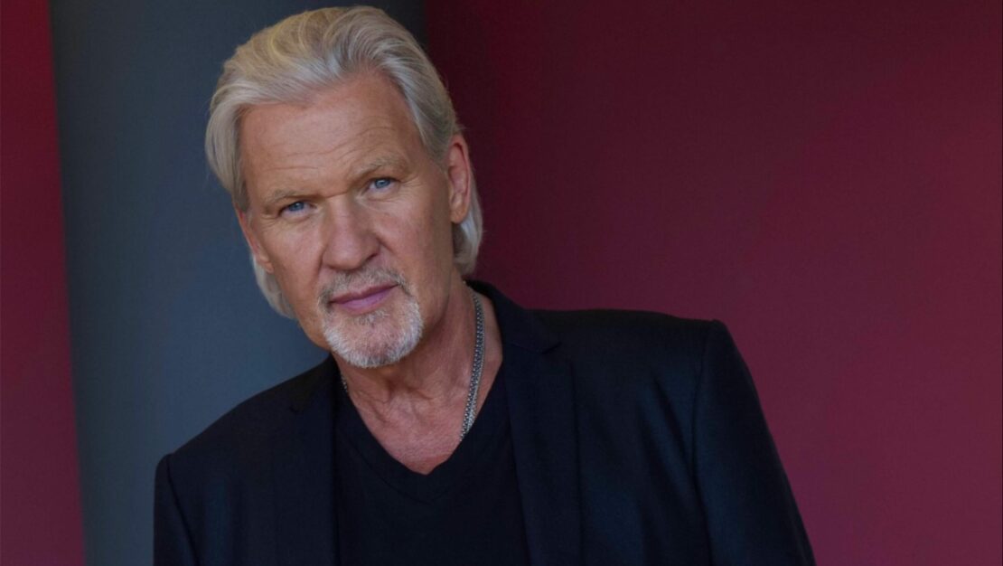 Johnny Logan: Ο θρύλος της Eurovision έρχεται για πρώτη φορά στην Ελλάδα