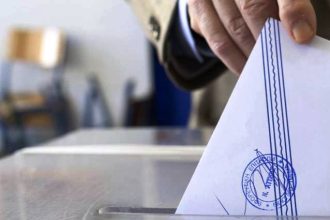 Δημοσκόπηση MRB: Τι απαντούν οι πολίτες για τα Τέμπη - Η διαφορά ΝΔ από το ΠΑΣΟΚ