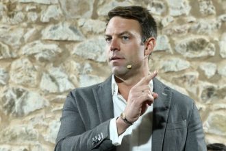Στέφανος Κασσελάκης: Τι απαντά για την ποινική δίωξη που του ασκήθηκε για παραβάσεις του νόμου περί Πόθεν Έσχες