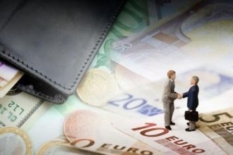 Έρχεται νέα αύξηση στον κατώτατο μισθό