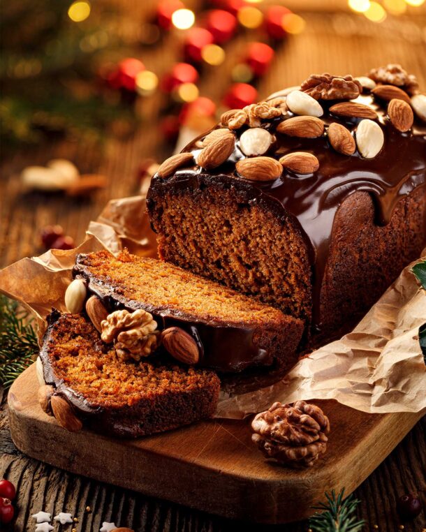 Κέικ gingerbread με γλάσο σοκολάτας