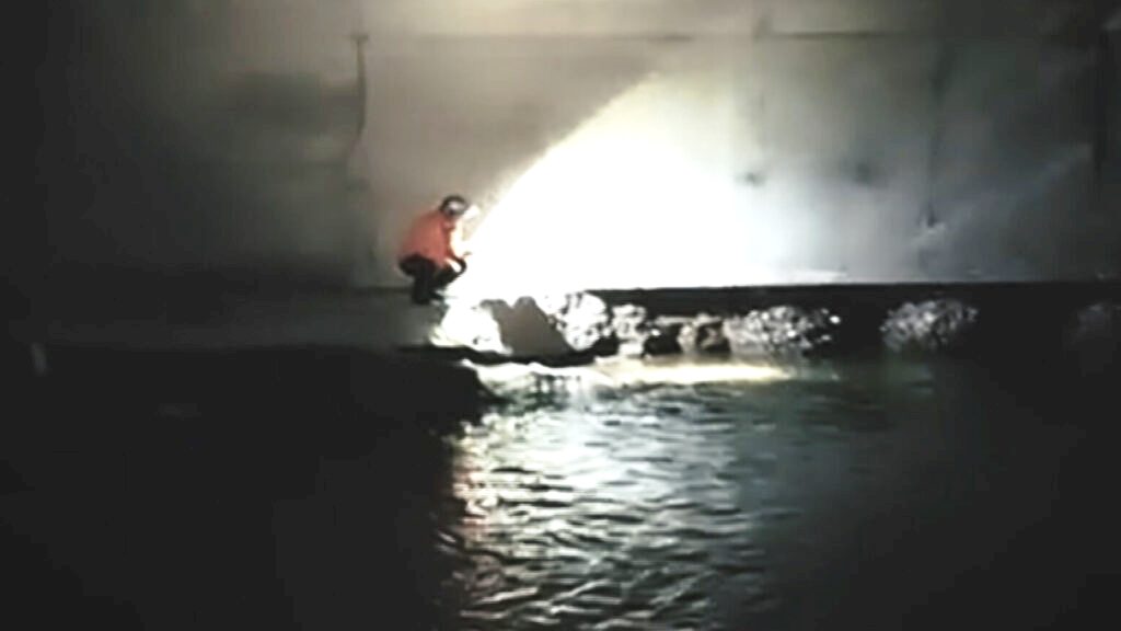 Σπηλαιολόγος της ομάδας που ανακάλυψε τις λίμνες στον Κηφισό: «Το νερό έχει σκάψει τα τσιμέντα, σουρωτήρια τα υπόγεια ποτάμια της Αττικής»