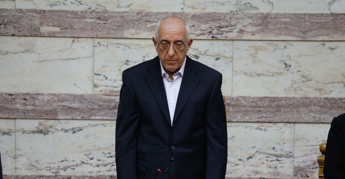 «Ναι» από το ΠΑΣΟΚ στην εκλογή Κακλαμάνη στο προεδρείο της βουλής