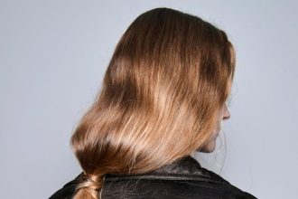 Δέκα τρόποι για να αναβαθμίσετε το κλασικό half up-half down χτένισμα