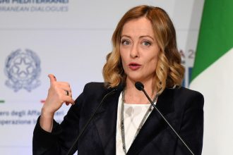 Μελόνι: Δεν γίνεται εγώ να κρίνομαι σε εκλογές και να κυβερνούν οι δικαστές
