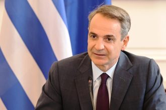Μητσοτάκης για Τέμπη: Η κ. Καρυστιανού έχασε το παιδί της, σκύβω το κεφάλι - Απορρίπτω την κατηγορία για συγκάλυψη