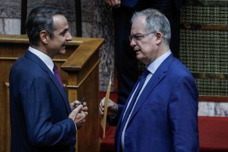Το παρασκήνιο της επιλογής Μητσοτάκη για Τασούλα έναντι Βενιζέλου – Τα 166 «ναι» και η στάση Σαμαρά