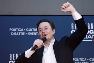 Να μιλήσει ο Έλον Μασκ στη Βουλή ζητά ο Κυριάκος Βελόπουλος
