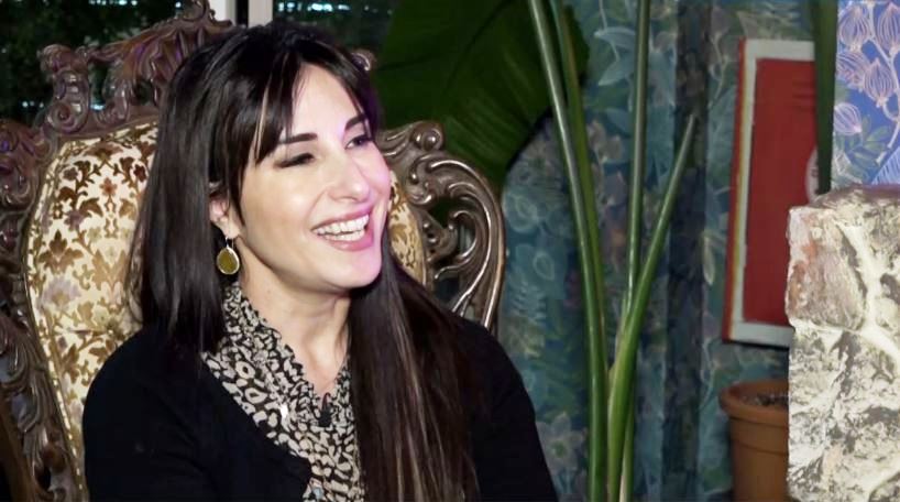 Ζωή Ναλμπάντη: Πώς πήρε την απόφαση να γεννήσει στο σπίτι