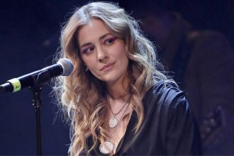 Η Νατάσσα Μποφίλιου για κακοποιητική συμπεριφορά που έχει δεχτεί