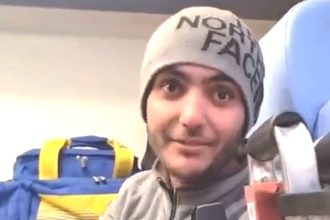 «Τα κατάφερα χάρη στους πυροσβέστες, είχα πίστη στο Θεό»: Τα πρώτα λόγια του 23χρονου σκιέρ στο Σέλι μέσα από το ασθενοφόρο (ΒΙΝΤΕΟ)