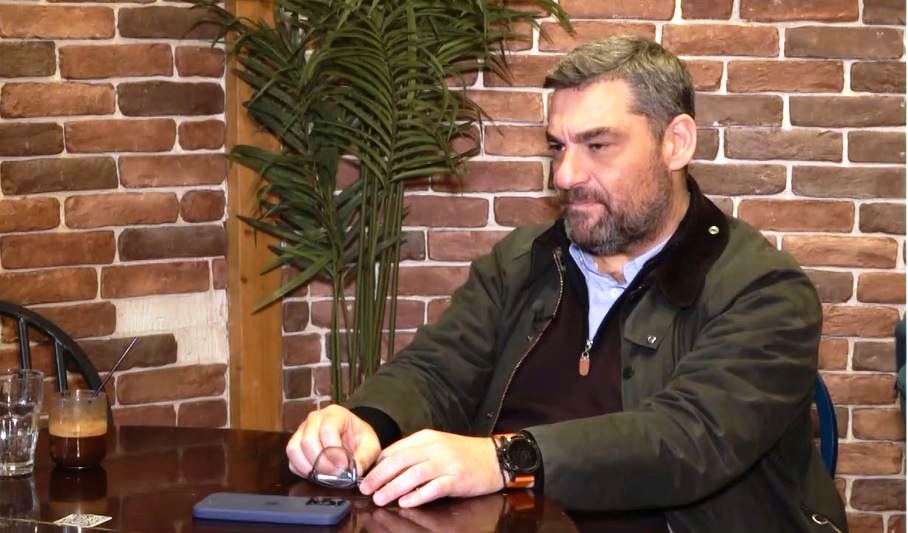 Μάνος Νιφλής: «Είναι θείο δώρο» - Τι λέει για τα παιδιά του & την Ελισάβετ Μουτάφη