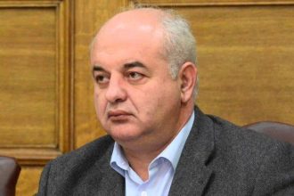 ΚΚΕ: Παρέμβαση Καραθανασόπουλου για τον θάνατο του φοιτητή στην Πάτρα από μηνιγγίτιδα