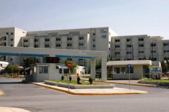 Πάτρα: «Ήταν ραγδαίο το μικρόβιο, δεν το πρόλαβαν», λέει η μητέρα του 20χρονου που πέθανε από μηνιγγίτιδα