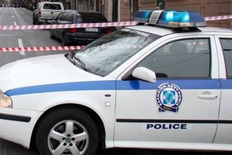 Θρίλερ στην Ιπποκράτους: Νεκρός 98χρονος – «Τον σκότωσα» φώναζε η κόρη του