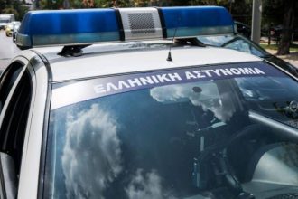 22χρονος έπεσε με το αυτοκίνητό του σε περιπολικό – Τραυματίστηκαν 3 αστυνομικοί