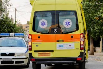 Κρήτη: Μάχη για τη ζωή του δίνει 3χρονο αγοράκι - Φέρει τραύμα στο κεφάλι, χειροπέδες στη μητέρα και τον σύντροφό της