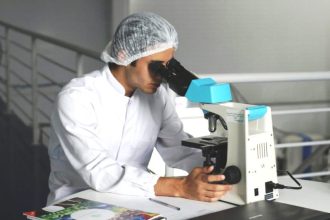 Καρκίνος του μαστού: Η Τεχνητή Νοημοσύνη μπορεί να εντοπίζει τις γυναίκες που κινδυνεύουν πολύ καιρό πριν από τη διάγνωση