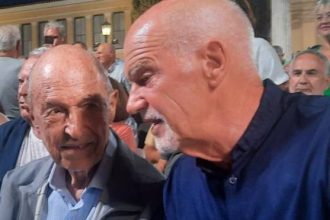Γιατί ο Γιώργος Παπανδρέου δεν πήγε στην κηδεία του Κώστα Σημίτη