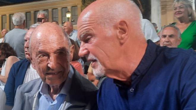Γιατί ο Γιώργος Παπανδρέου δεν πήγε στην κηδεία του Κώστα Σημίτη