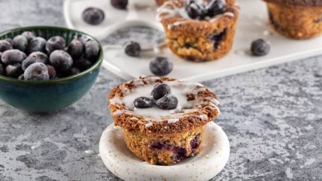 Ατομικά κεκάκια με blueberries και φιστίκια