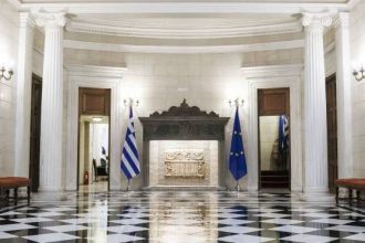 Κυβερνητικές πηγές για Τσουκαλά: Με την αμήχανη απάντησή του επιβεβαιώνει πανηγυρικά τα επιχειρήματά μας