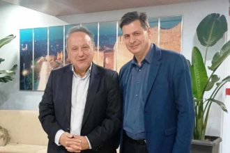Συνάντηση Πέτρου Ψωμά με τον Δήμαρχο Θεσσαλονίκης
