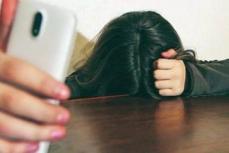 Revenge porn στην Ηλεία: Εκβίαζε 17χρονη ότι θα δημοσιοποιήσει άσεμνες φωτογραφίες της