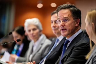 Μαρκ Ρούττε: «Είμαστε ασφαλείς τώρα, μπορεί να μην είμαστε σε πέντε χρόνια»