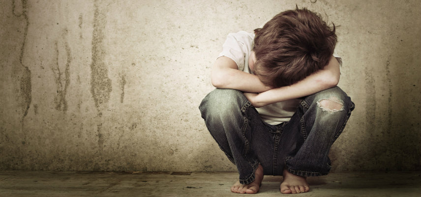 Νέο περιστατικό ενδοοικογενειακής βίας με ανήλικο: Μητέρα και πατριός κακοποιούσαν το παιδί