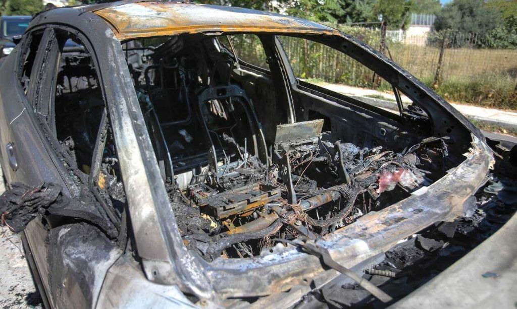 Απανθρακώθηκε οδηγός αυτοκινήτου μετά από τροχαίο