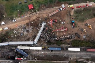 Τέμπη: Σε παράλληλη τροχιά ΣΥΡΙΖΑ και Νέα Αριστερά, «παρών» το ΠΑΣΟΚ