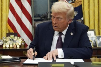 Τι επιδιώκει ο Τραμπ με τους έξτρα δασμούς σε 8 ευρωπαϊκές χώρες για τη Γροιλανδία