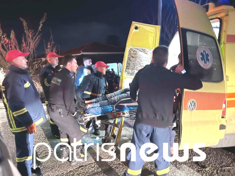 Σοβαρό τροχαίο με εγκλωβισμό στην Ηλεία: Αυτοκίνητο προσγειώθηκε... σε αυλή σπιτιού! (ΦΩΤΟ)