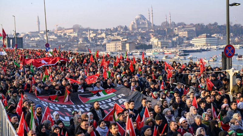 Λαοθάλασσα στην Κωνσταντινούπολη κατά του Ισραήλ - «Όπως ελευθερώσαμε την Αγιά Σοφιά, θα κάνουμε το ίδιο και με το Αλ Ακσά» είπε ο γιος του Ερντογάν!