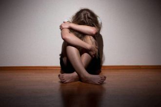 Πάτρα: «Με μήνυμα που της έστειλε ο “μποξέρ” παραδέχεται τον βιασμό» λέει ο θείος της 16χρονης